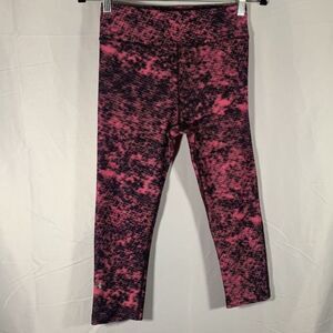 Under Armour Pink & Black Printed Legging Crops